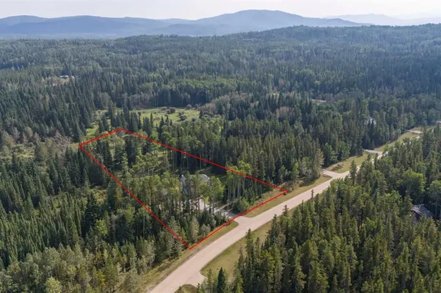 50 Elk Valley Cres, Bragg Creek 2