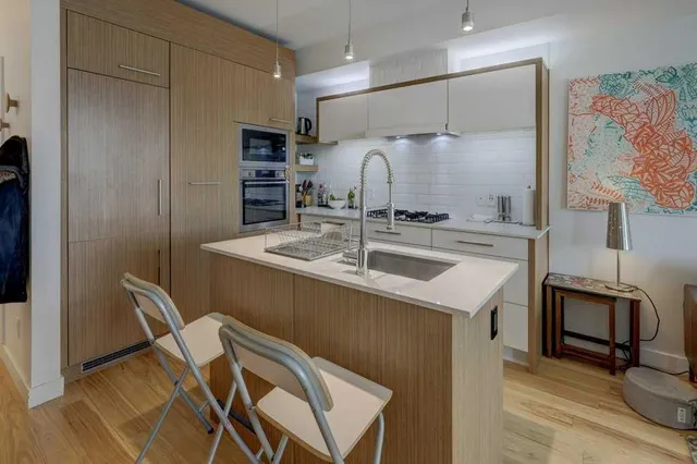 119 19 St #316, Calgary 3