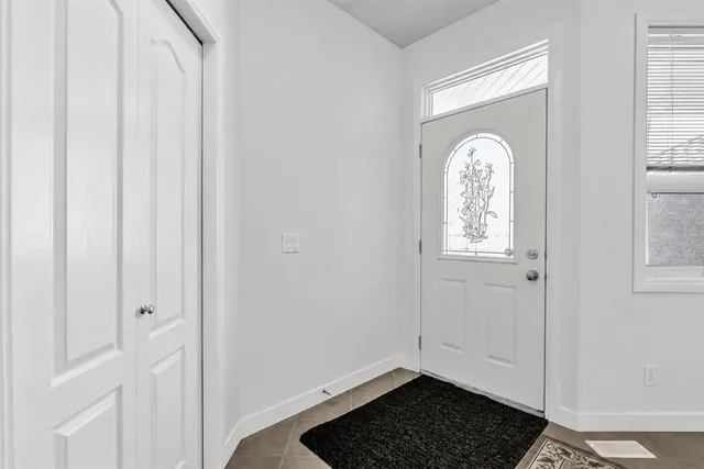 34 Royal Manor, Calgary 3