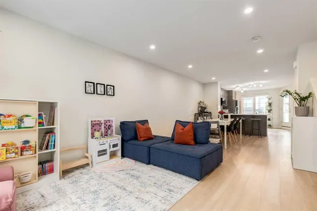 474 Seton Cir #104, Calgary 5