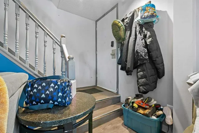 3809 45 St #52, Calgary 5