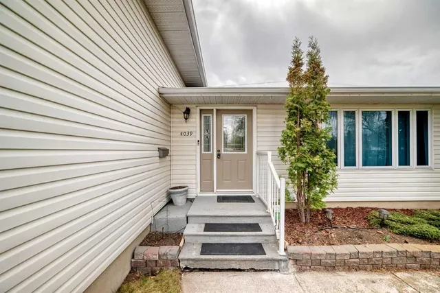 4039 5 Ave, Calgary 3