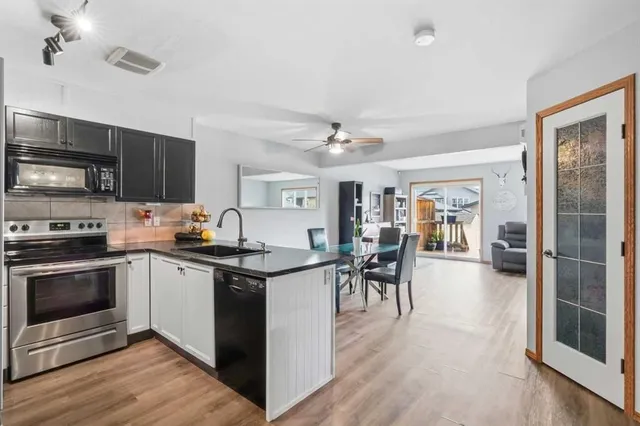 38 Legend Crt, Sylvan Lake 2