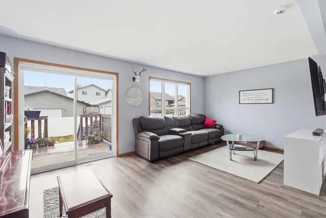 38 Legend Crt, Sylvan Lake 5