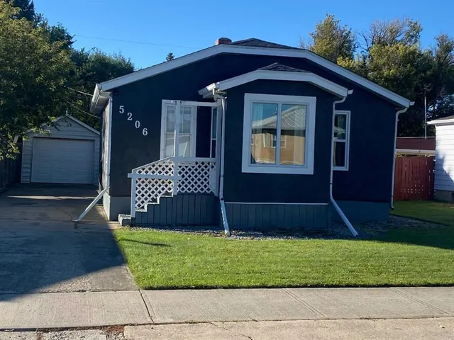 5206 44 Ave, Taber