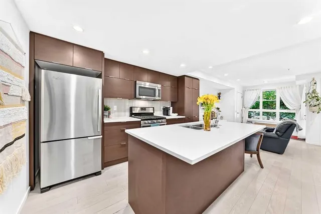 1719 9A St #101, Calgary 3