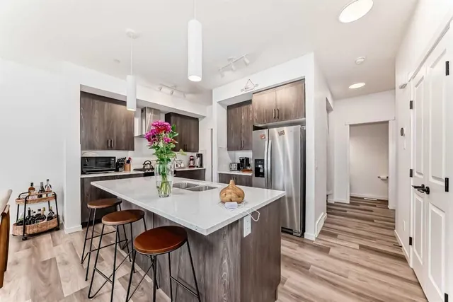 171 Hotchkiss Manor, Calgary 4