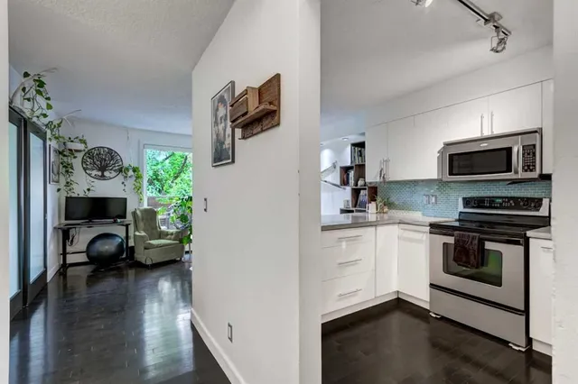 1904 10 St #301, Calgary 5