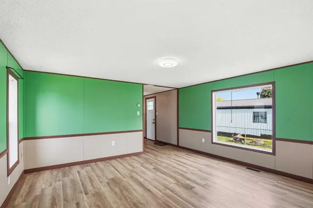 9711 103 Ave, Clairmont 4