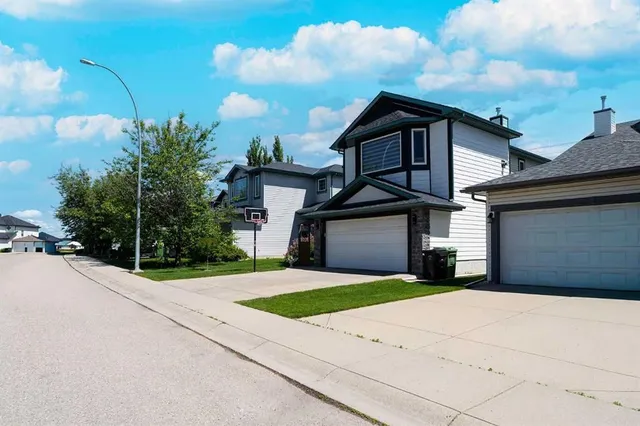 270 Somerside Pk, Calgary 3