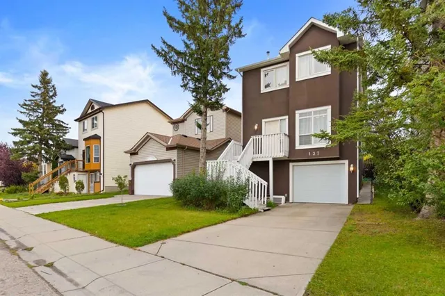 137 Martinpark Way, Calgary 3