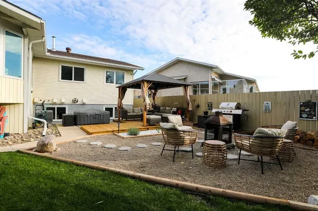 115 Mt. Crandell Cres W, Lethbridge 3