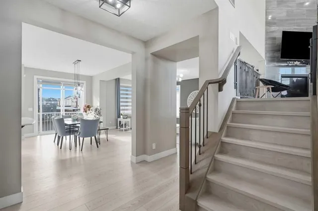 112 Cityside Pk, Calgary 5
