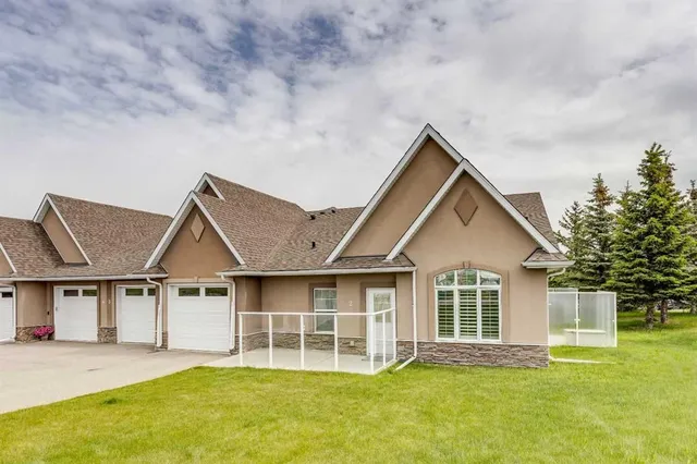 20 River Heights View #2, Cochrane 3