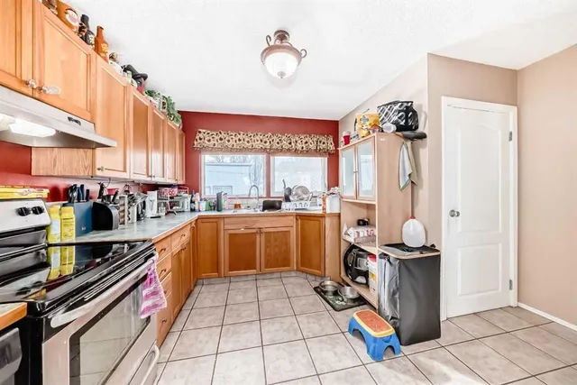 4939 45 St, Innisfail 2