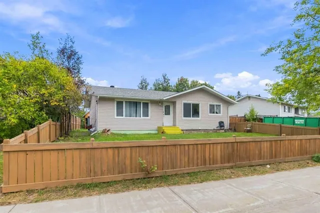 34 Alberta Dr, Fort McMurray 2