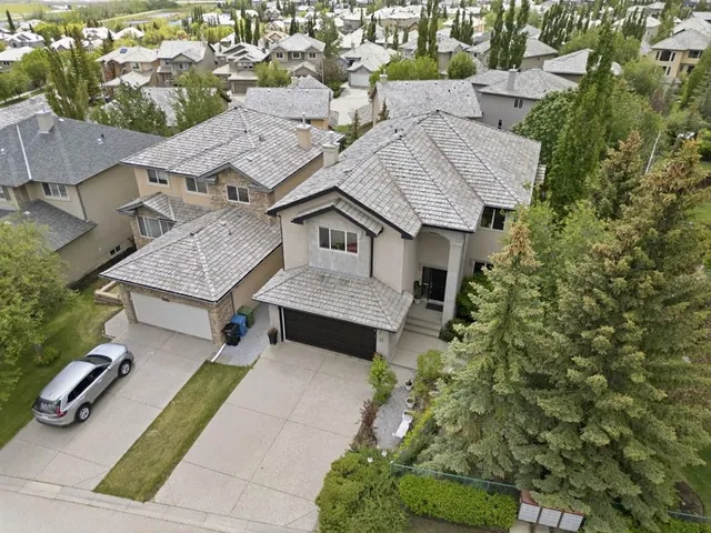 21 Royal Ridge Hill, Calgary 5