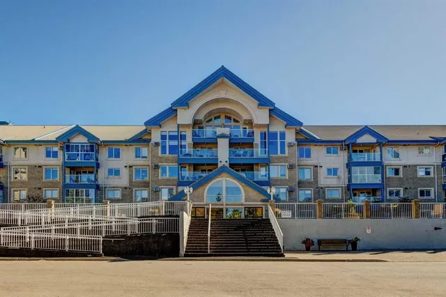 7229 SIerra Morena Blvd #220, Calgary 2