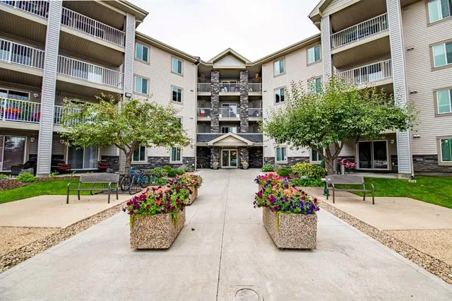 60 Lawford Ave #310, Red Deer