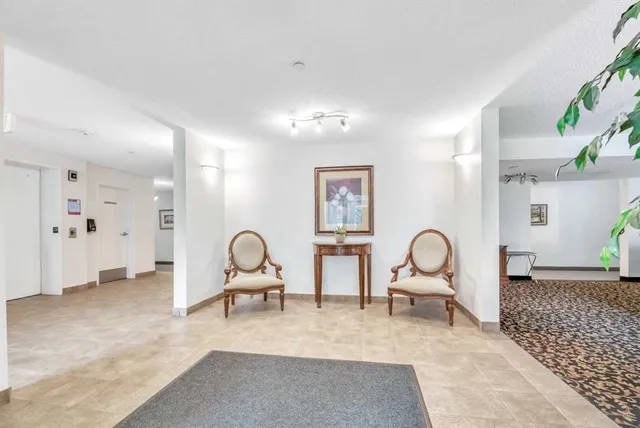 928 Arbour Lake Rd #2202, Calgary 5