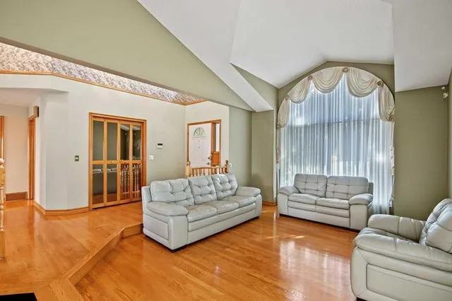 1340 Shawnee Rd, Calgary 5