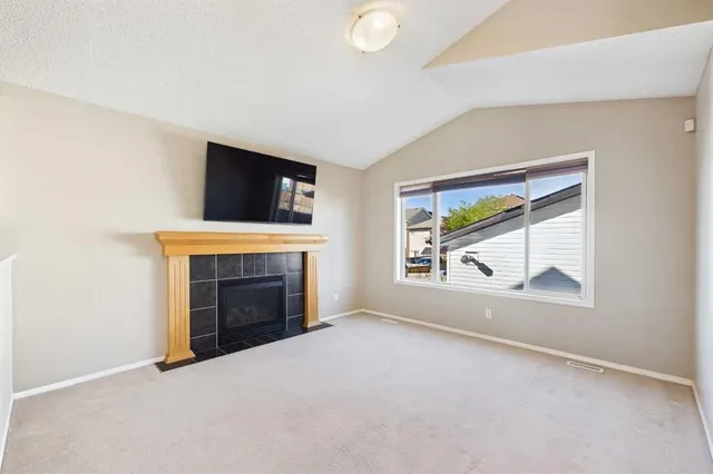 75 Everglen Rd, Calgary 5