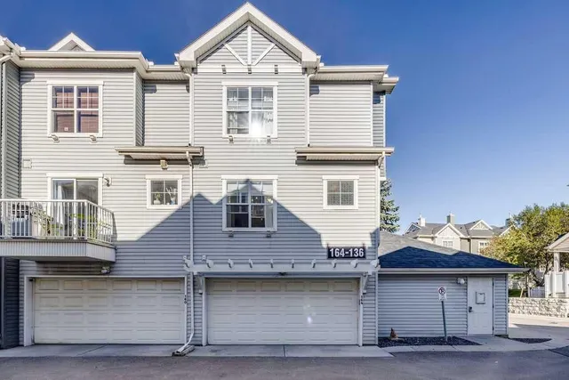 164 Elgin Gdns, Calgary 2