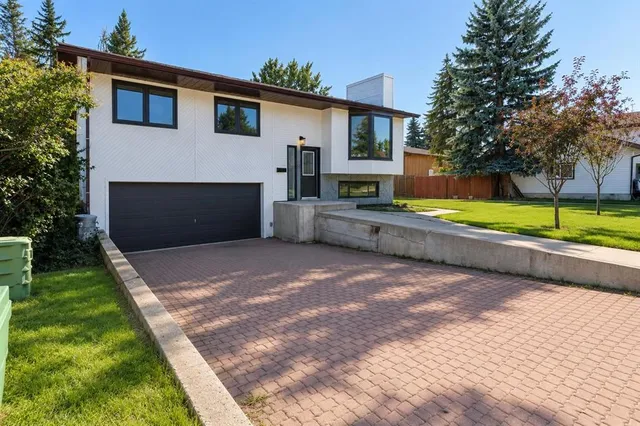 27 Gregson Cres, Red Deer 2