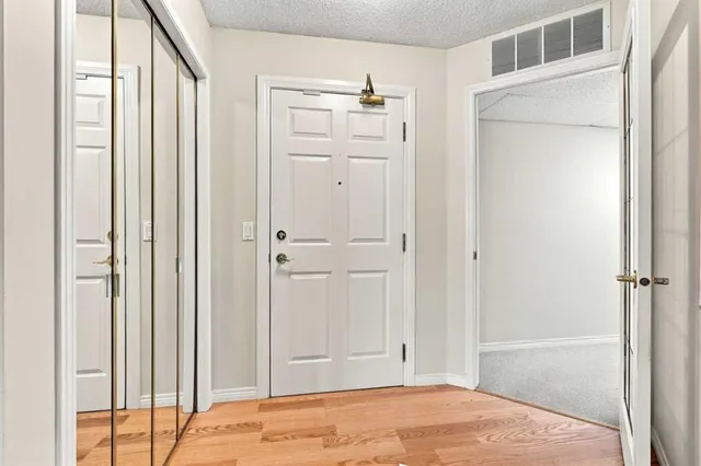 9449 19 St #310, Calgary 5