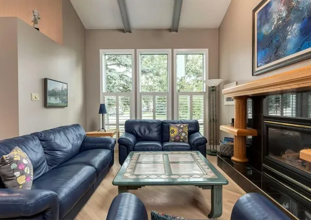 111 Hawksbrow Dr, Calgary 5