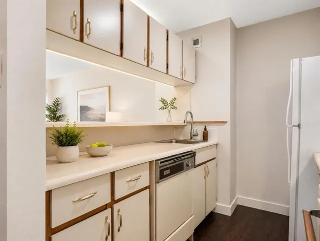 221 6 Ave #1212, Calgary 5