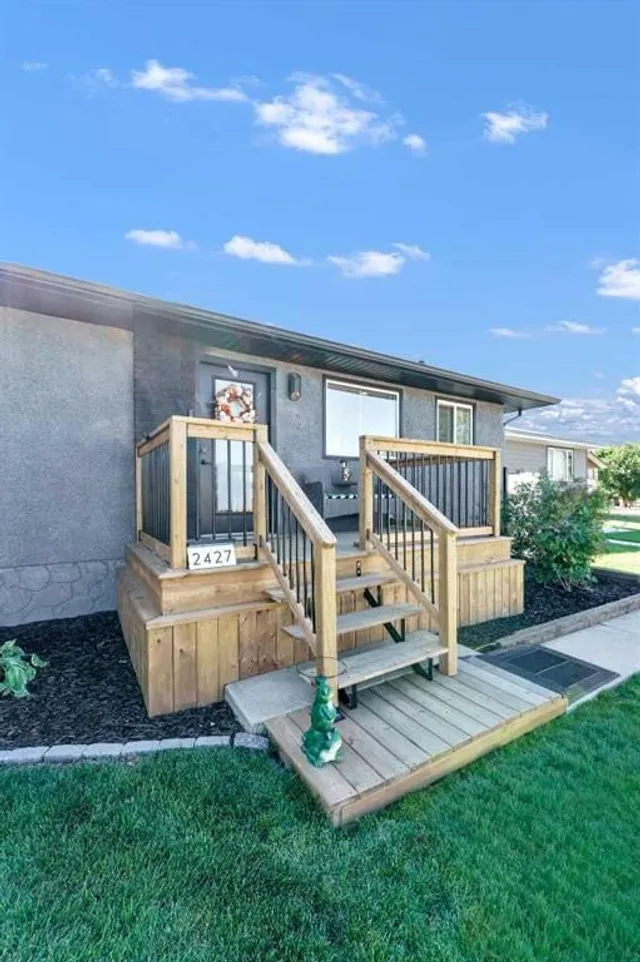 2427 24 St, Medicine Hat 4