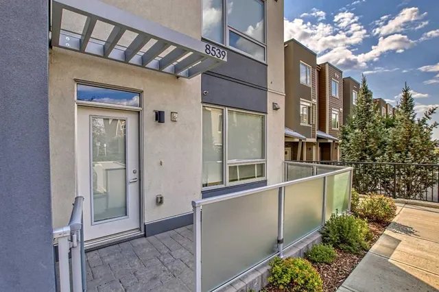 8539 8A Ave, Calgary 2