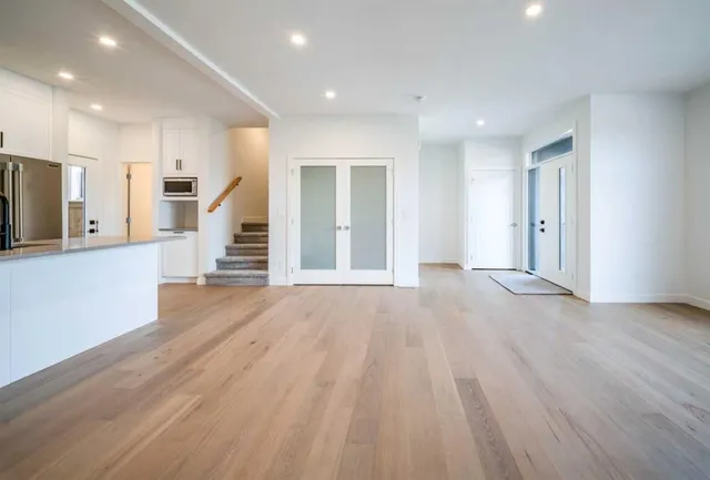 755 Centre Ave, Calgary 3