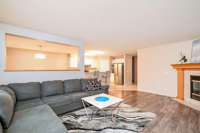 266 Millrise Sq, Calgary 3
