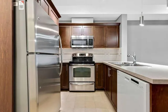 20 Royal Oak Plaza #111, Calgary 3