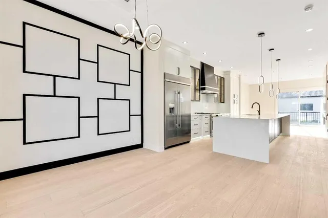 2433 23 St, Calgary 5