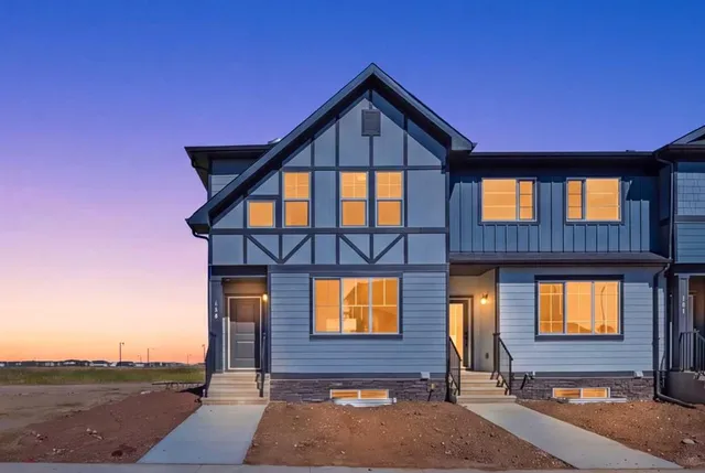 166 Waterford Rd, Chestermere 2