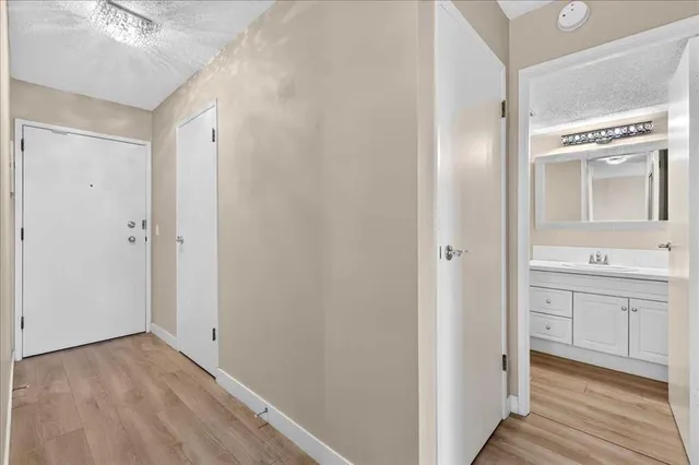 521 57 Ave #306, Calgary 3