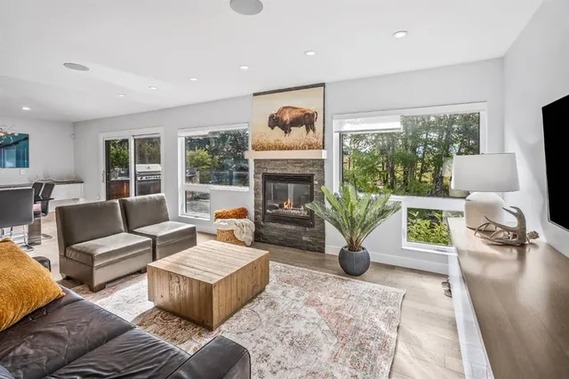 258 Grizzly Cres, Canmore 2