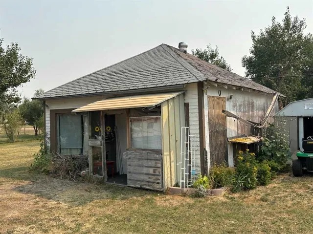 101 3 St, Warner 4