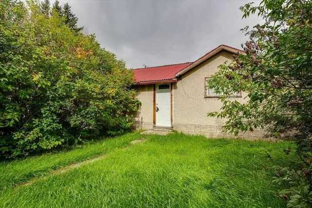2214 19 Ave, Bowden 2