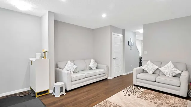 7451 Falconridge Blvd #2016, Calgary 5