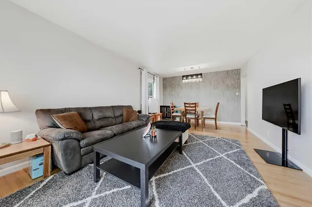 176 Frobisher Blvd, Calgary 4