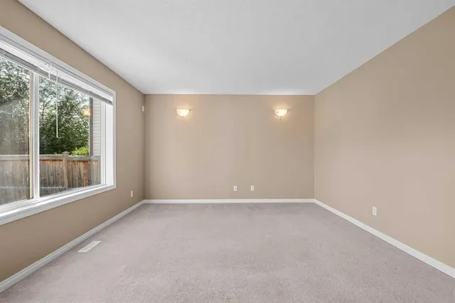 15 Cranfield Manor, Calgary 3