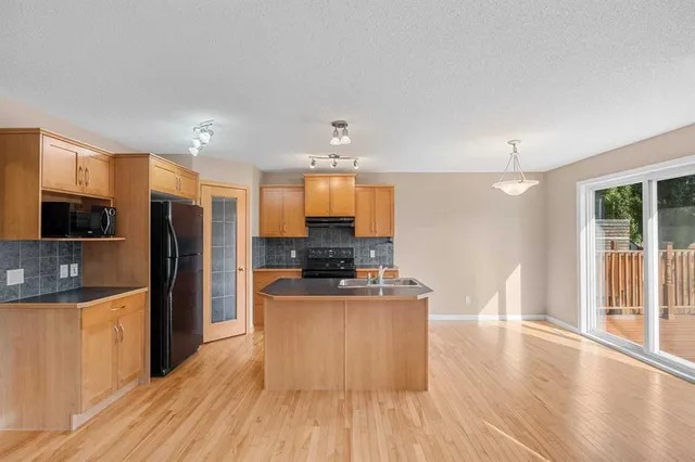 15 Cranfield Manor, Calgary 5