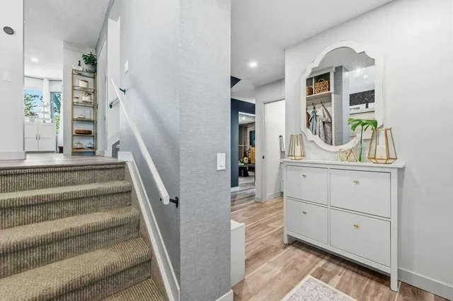 513 Oakridge Way, Calgary 5