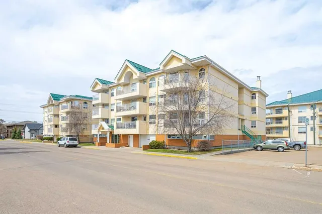 5116 49 St #105, Lloydminster 1