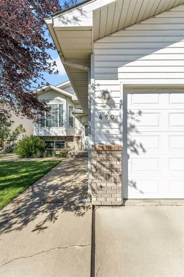 460 Spruce Way, Medicine Hat 2