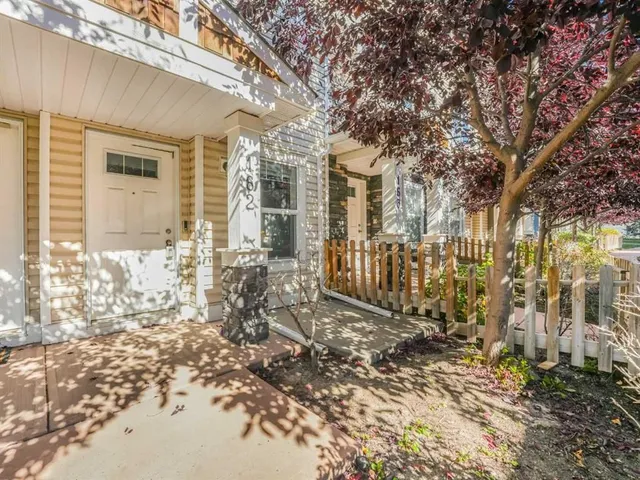 2802 KINGS HEIGHTS Gate #162, Airdrie 2